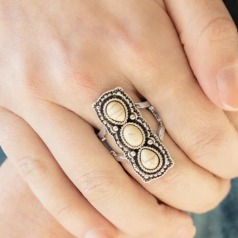 Paparazzi Desert Destiny White Ring New with tags - Picture 2 of 2